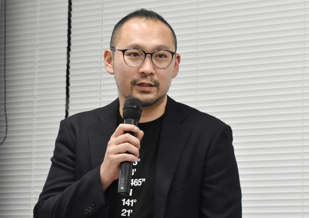 小山 亮氏