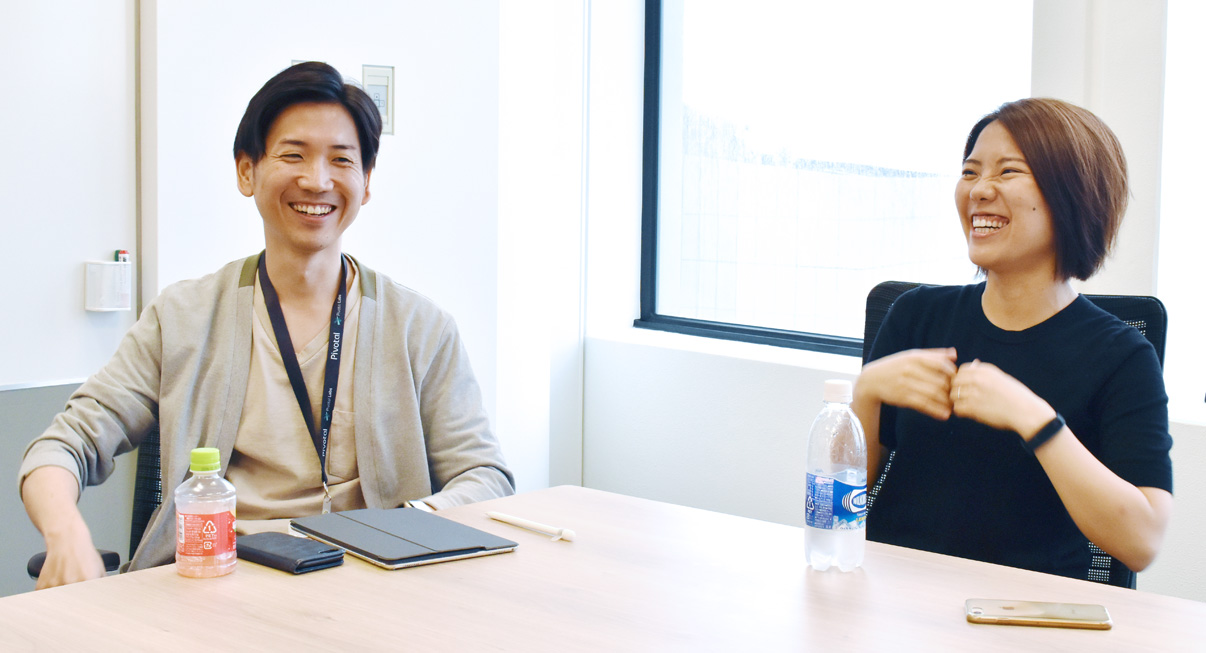 (左)NJC Matsushimaさん、(右)Pivotal Labs Yuiさん
