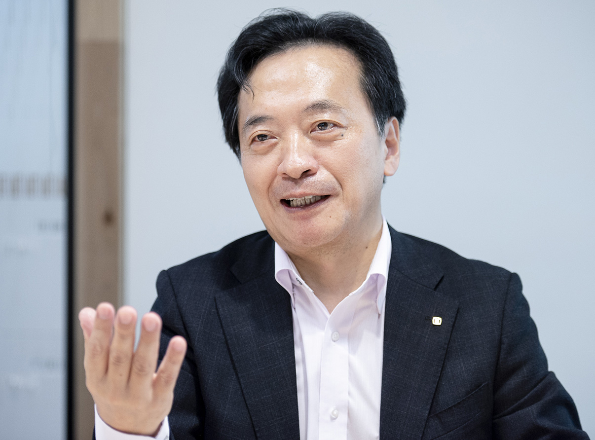 白方 昭夫氏