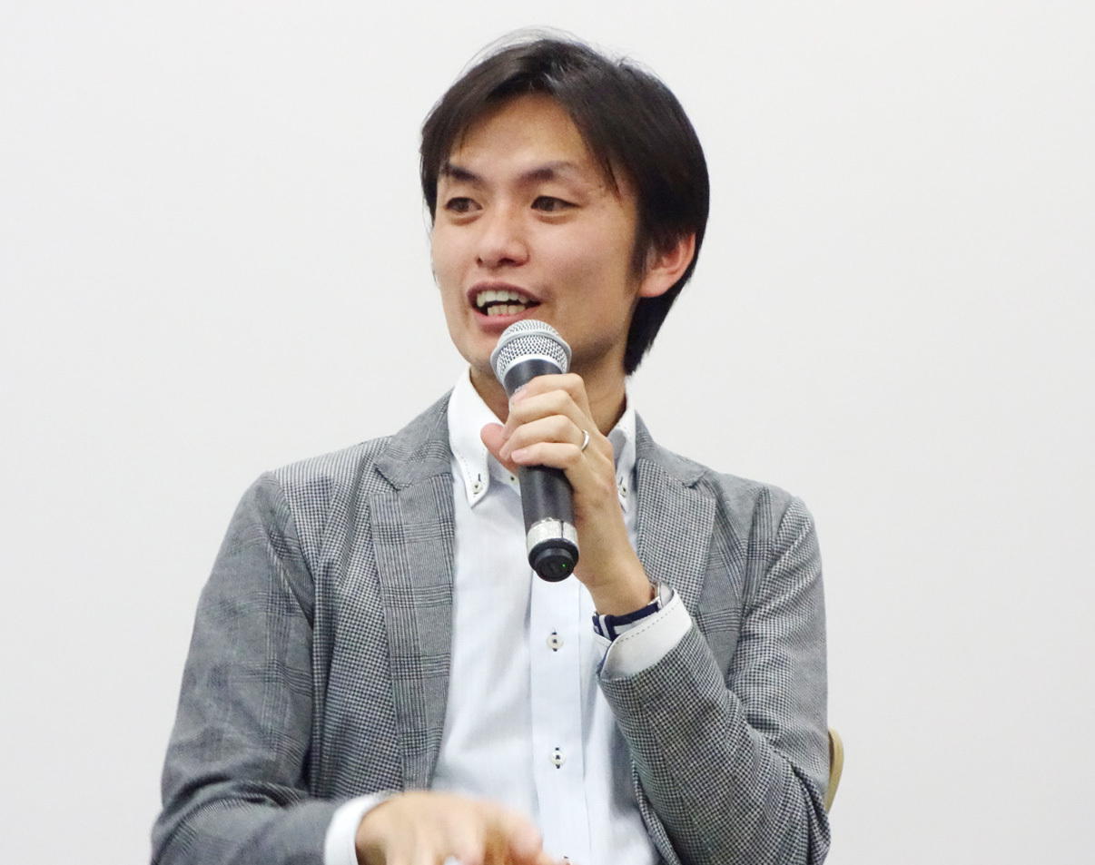 秋山 瞬氏