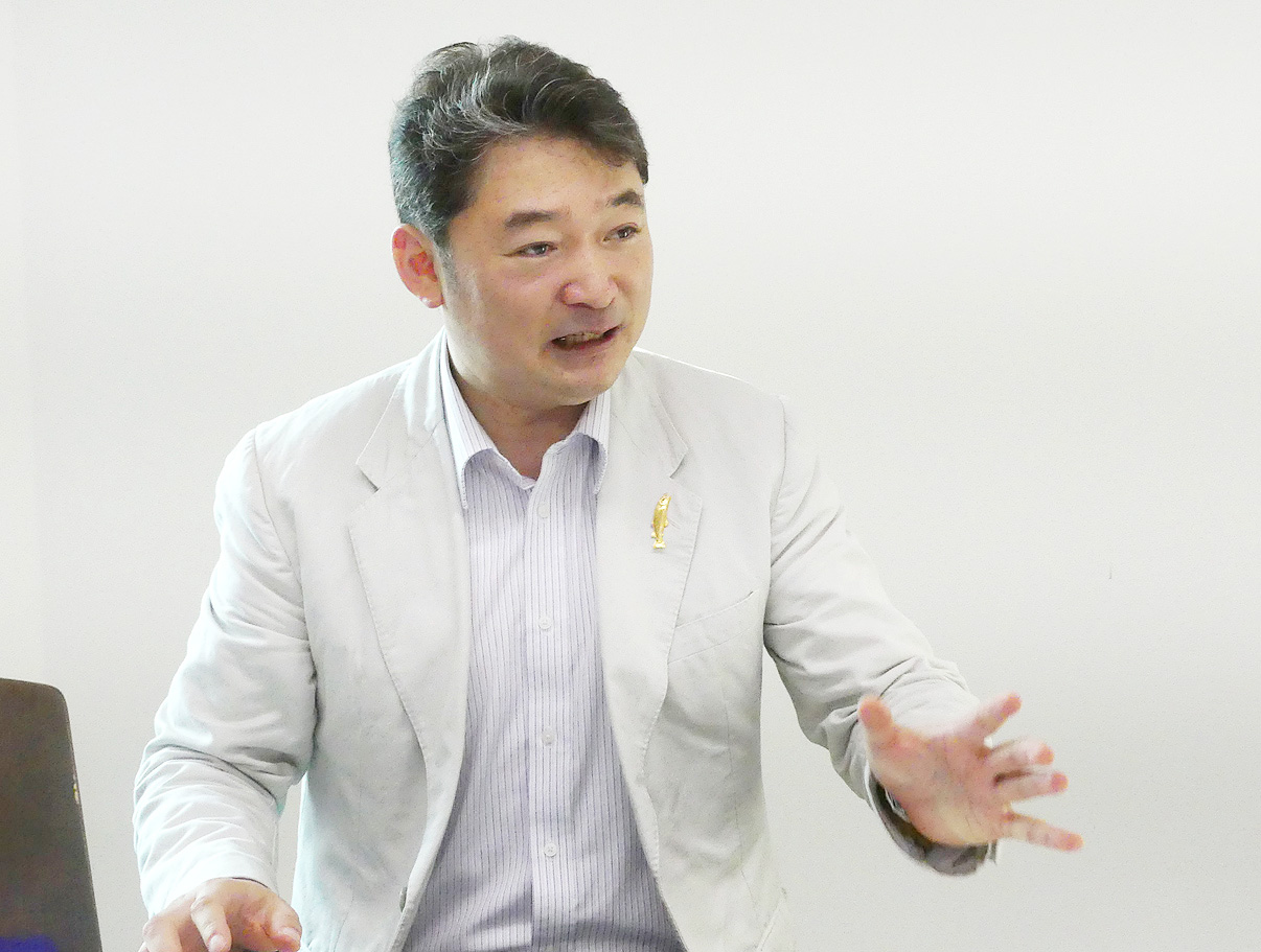 吉政 忠志氏