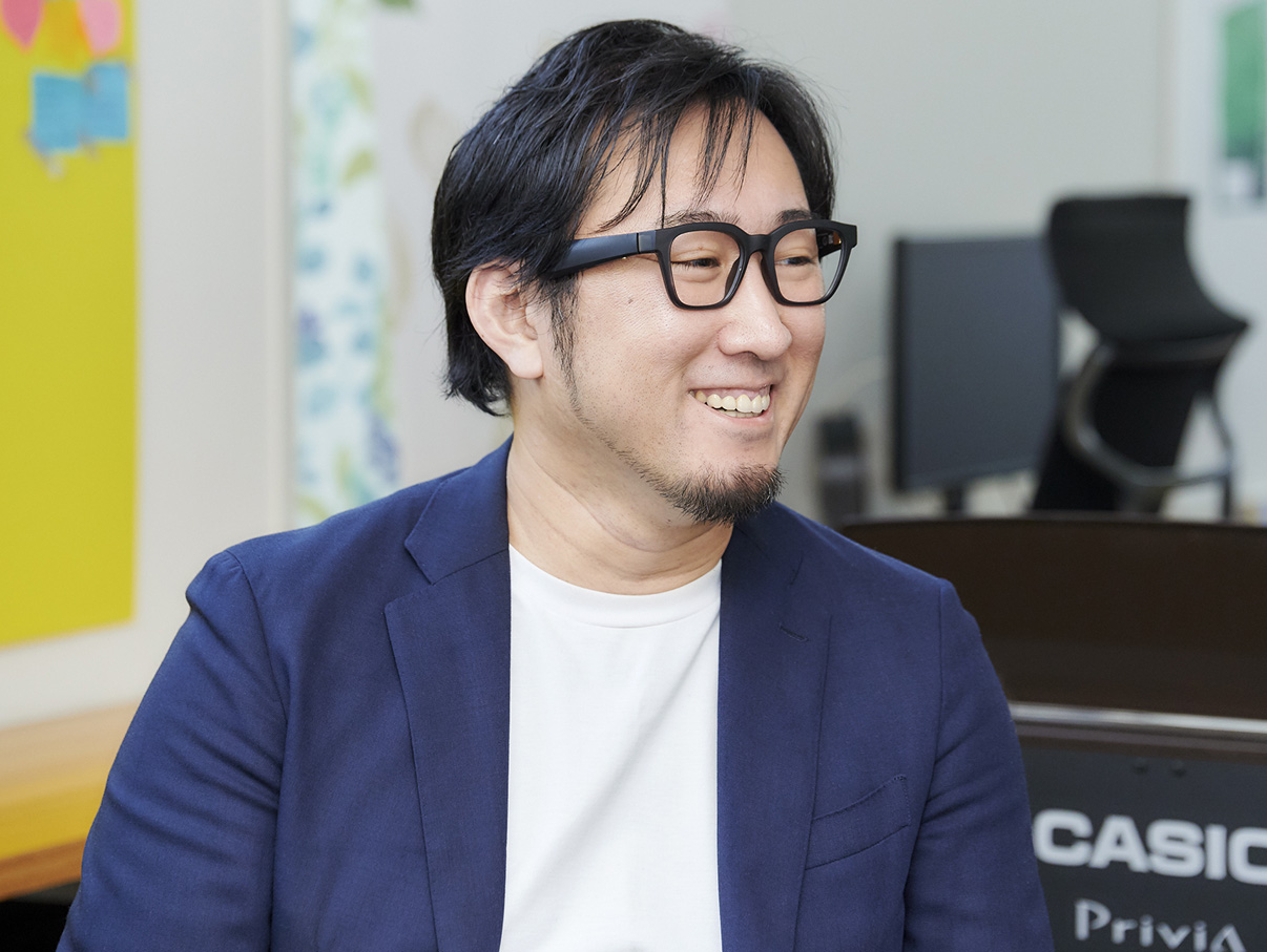 鹿内 学氏